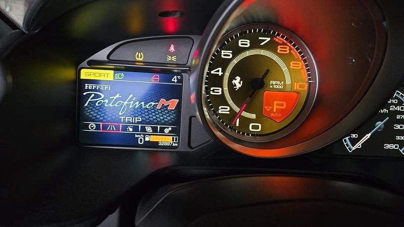 Gebraucht Ferrari Portofino 620 PS (456 kW) 2023 Rot Cabrio