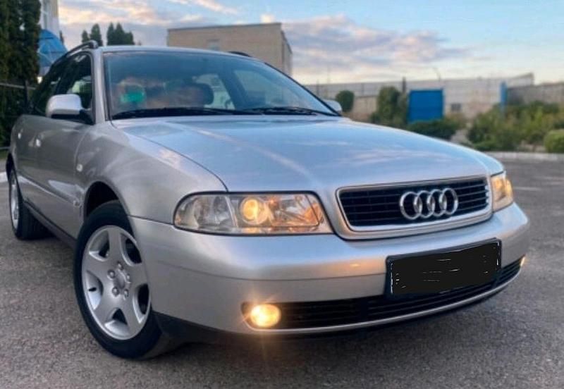Silber Gebraucht 2000 Audi A4 Limousine | 1.299 € (Fairer Preis) - Bild 1/1