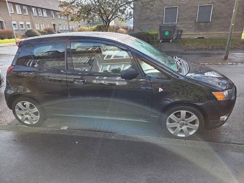 Gebraucht Mitsubishi Colt Edition 95 PS (69 kW) 2013 Schwarz Kleinwagen