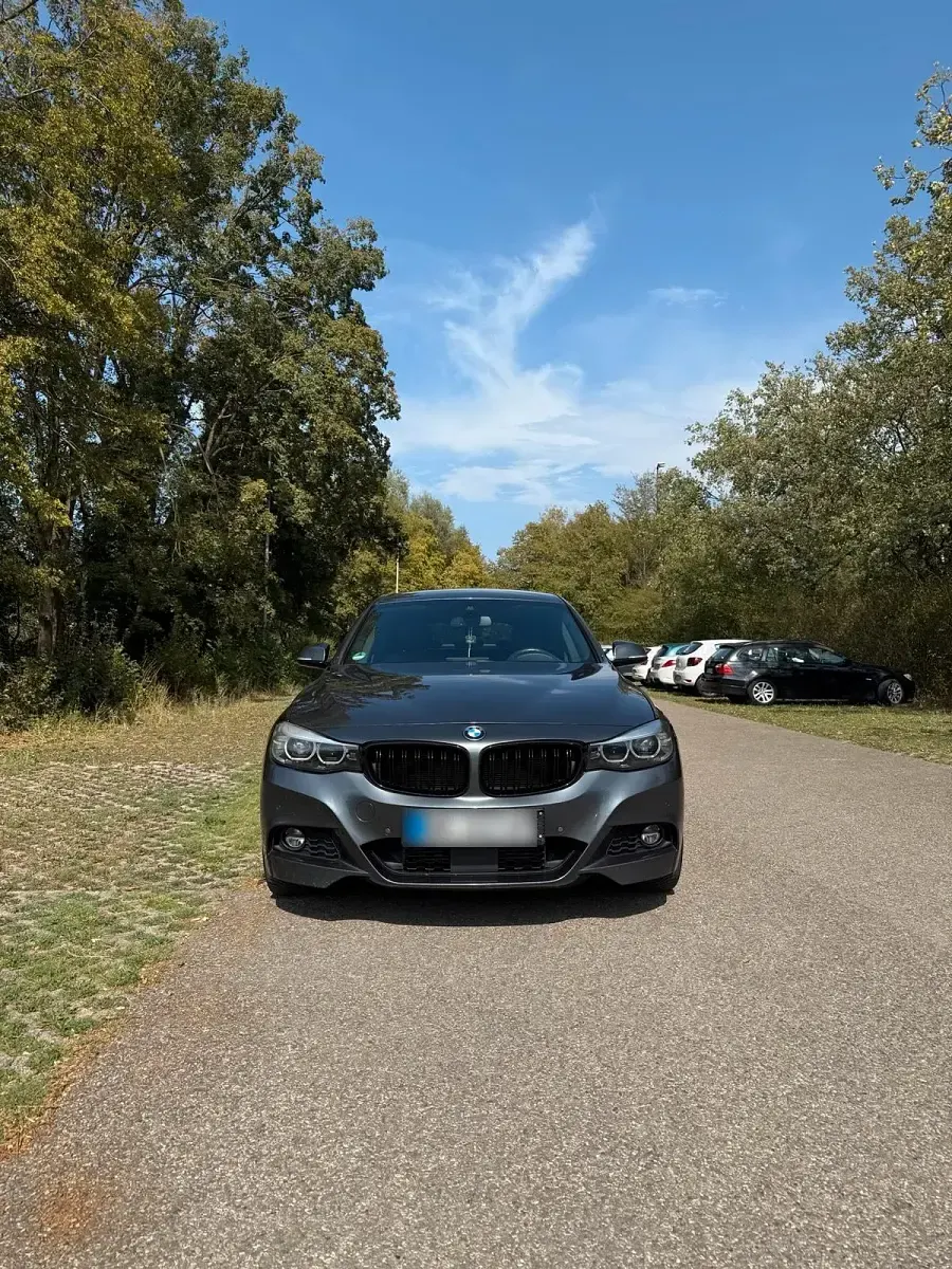 Gebraucht BMW 320 M Sport 190 PS (139 kW) 2019 Grau Limousine