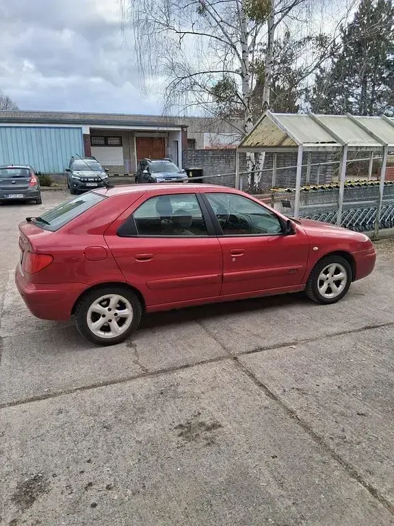 Gebraucht Citroën Xsara 75 PS (55 kW) 2004 Rot Limousine