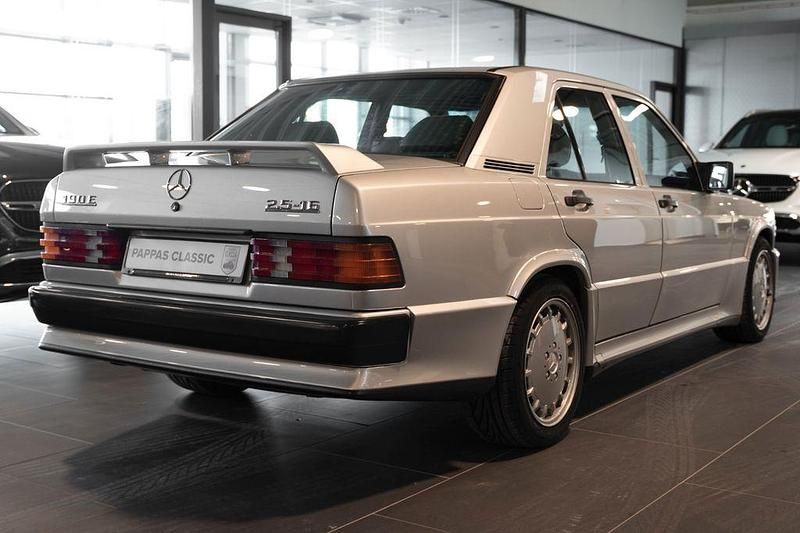 Gebraucht Mercedes 190 194 PS (142 kW) 1990 Silber Limousine
