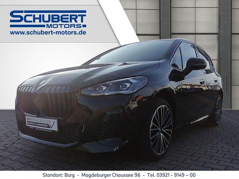 Schwarz Gebraucht 2024 BMW 225 Active Tourer M Sport Van / Kleinbus | 42.900 € (Etwas zu teuer) - Bild 1/4