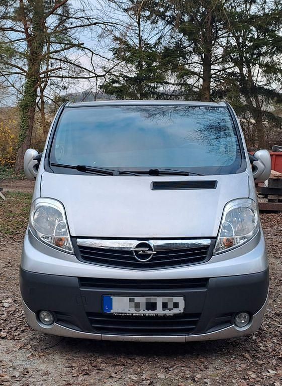 Gebraucht Opel Vivaro 114 PS (83 kW) 2008 Silber Van / Kleinbus