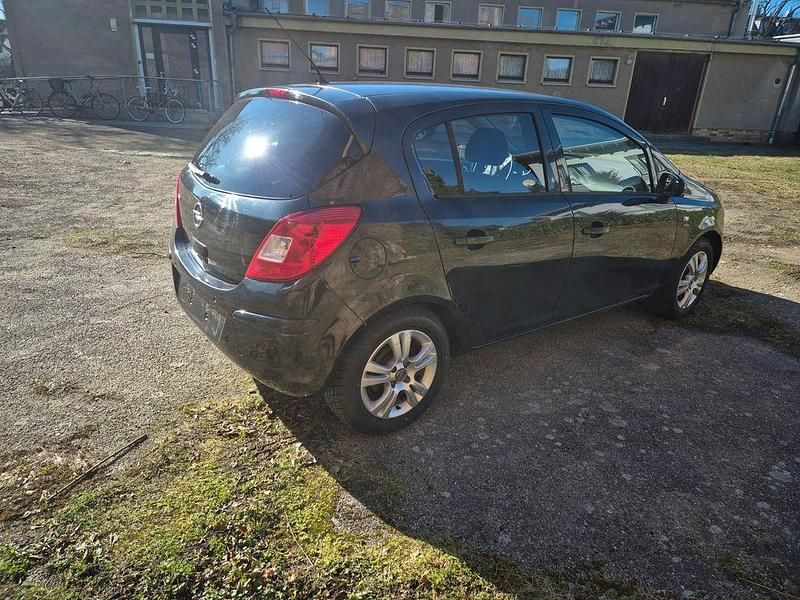 Gebraucht Opel Corsa Active 101 PS (74 kW) 2013 Schwarz Kleinwagen