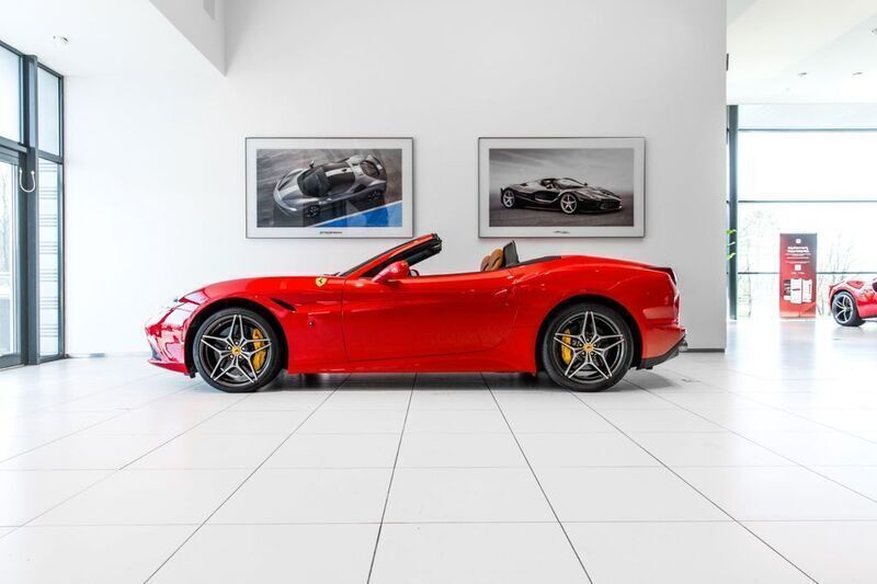 Rot Gebraucht 2016 Ferrari California Cabrio | 160.000 € - Bild 1/4