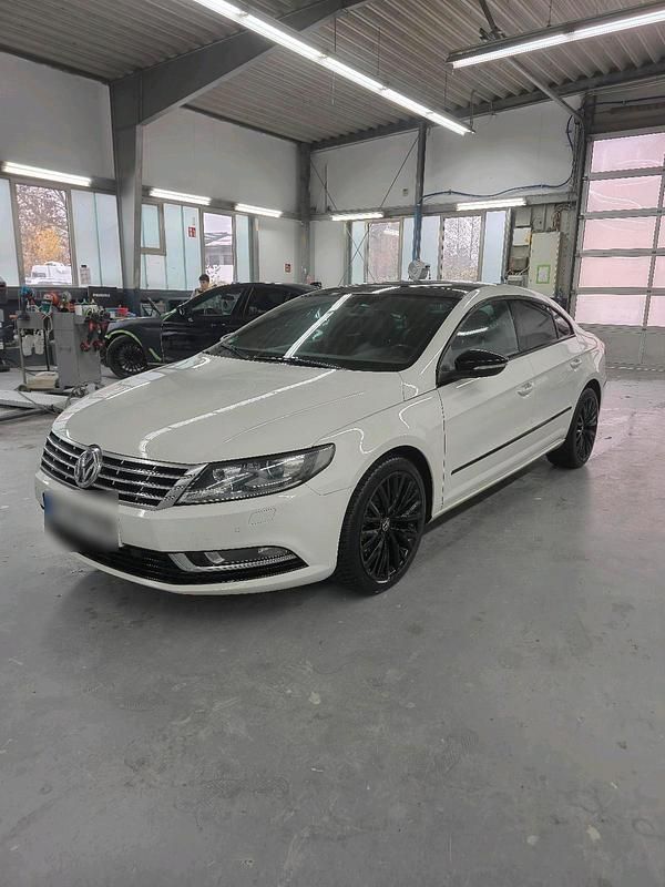 Weiß Gebraucht 2013 VW CC Limousine | 10.490 € - Bild 1/4