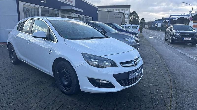 Gebraucht Opel Astra Edition 120 PS (88 kW) 2014 Other Limousine