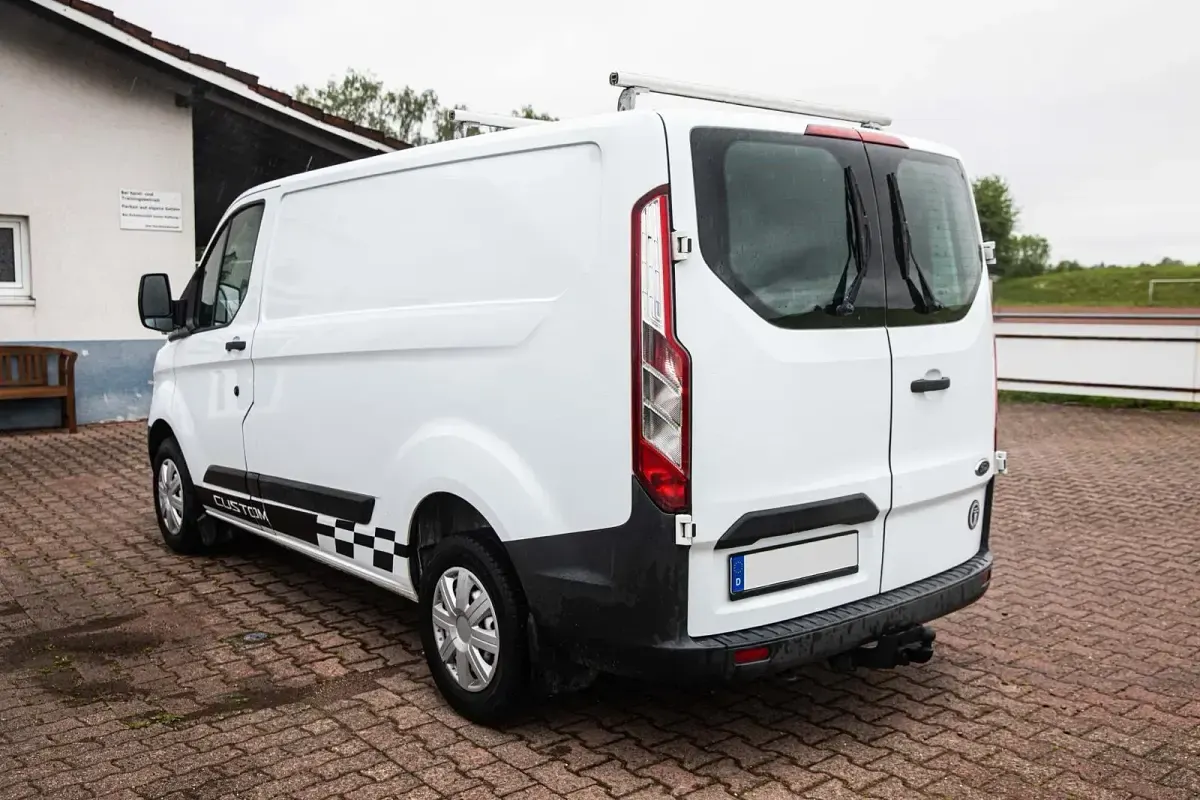 Käytetty Ford Transit Custom 101 HP (74 kW) 2013 Valkoinen Tila-auto