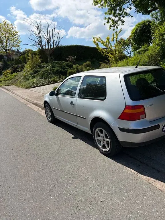 Gebraucht VW Golf IV Trendline 75 PS (55 kW) 2003 Silber Kleinwagen