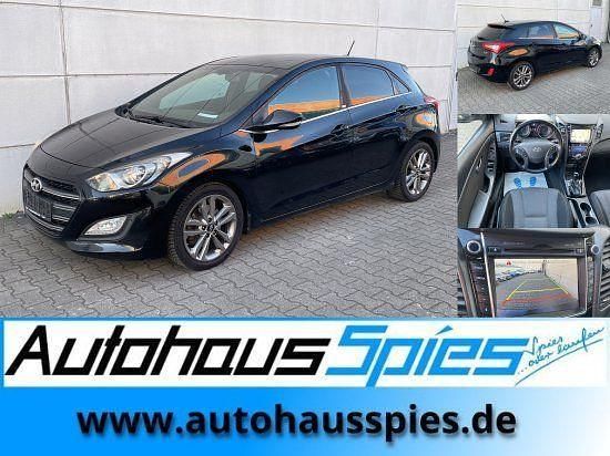 Gebraucht Hyundai i30 Passion 135 PS (99 kW) 2016 Phantom black / mic Limousine