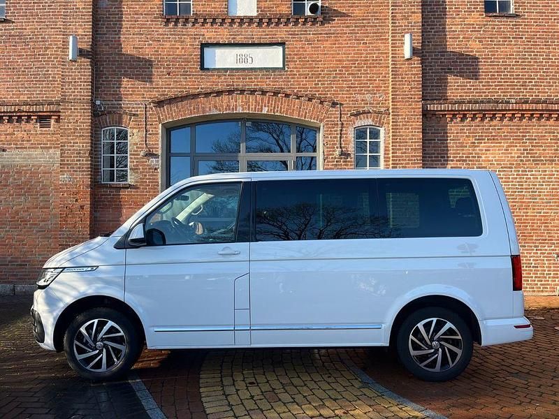 Gebraucht VW Multivan Generation Six 150 PS (110 kW) 2021 Weiß Van