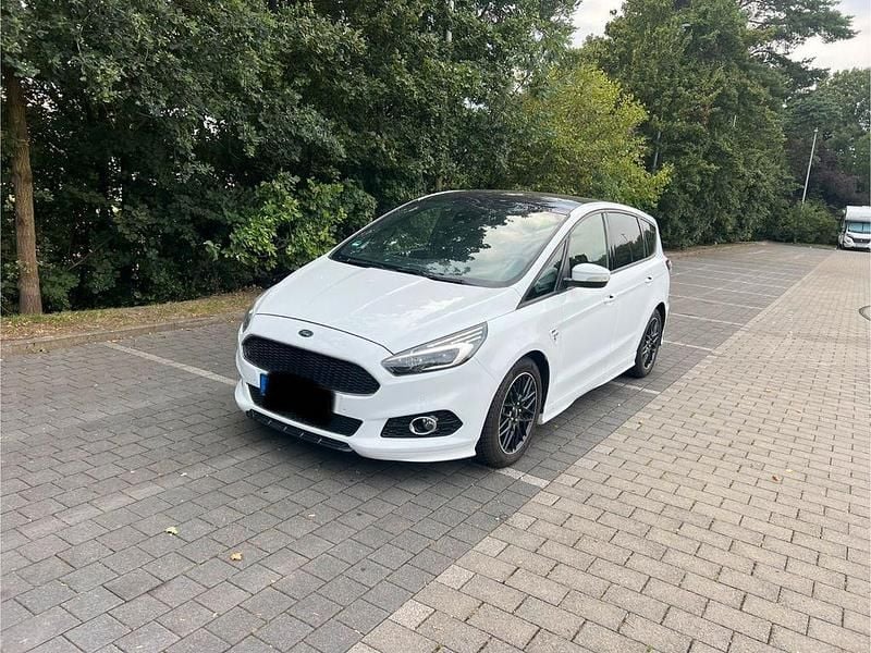 Weiß Gebraucht 2018 Ford S-MAX ST-Line Van / Kleinbus | 23.500 € (Teuer) - Bild 1/2