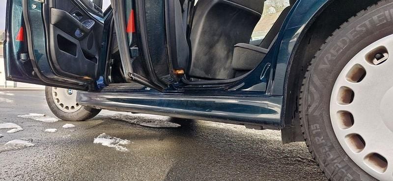 Gebraucht BMW 520 150 PS (110 kW) 1997 Grün Limousine