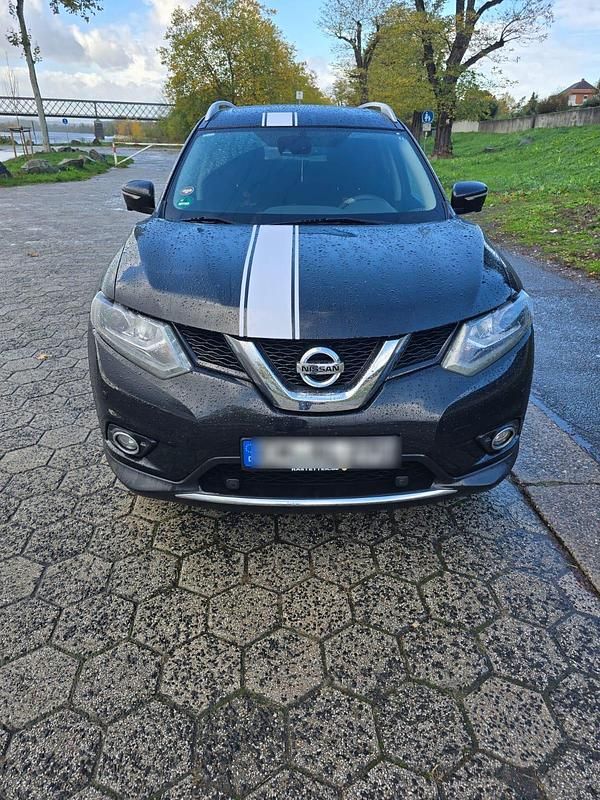 Schwarz Gebraucht 2016 Nissan X-Trail SUV | 13.999 € (Etwas zu teuer) - Bild 1/4