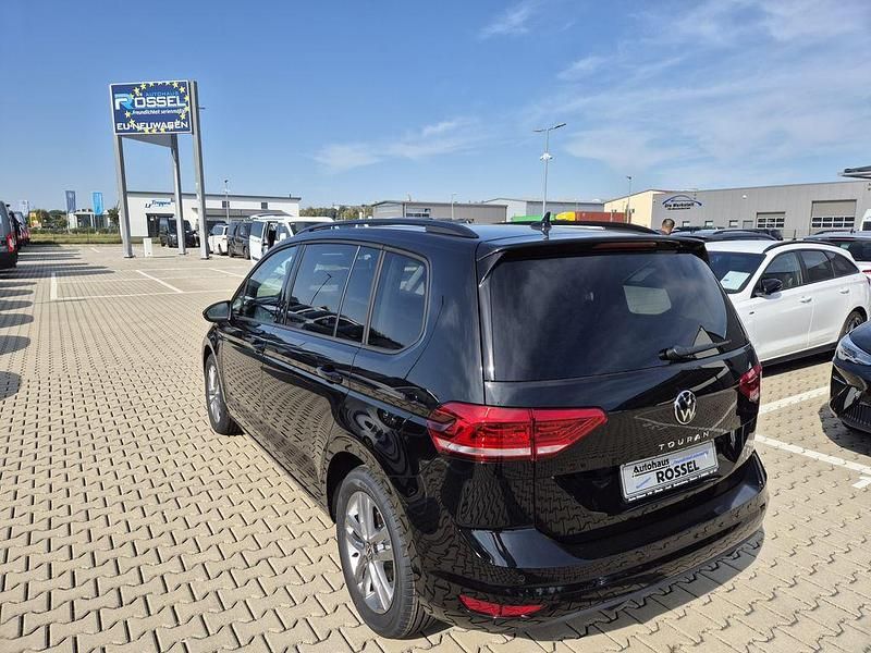 Neu VW Touran Edition 150 PS (110 kW) 2025 Schwarz Van / Kleinbus
