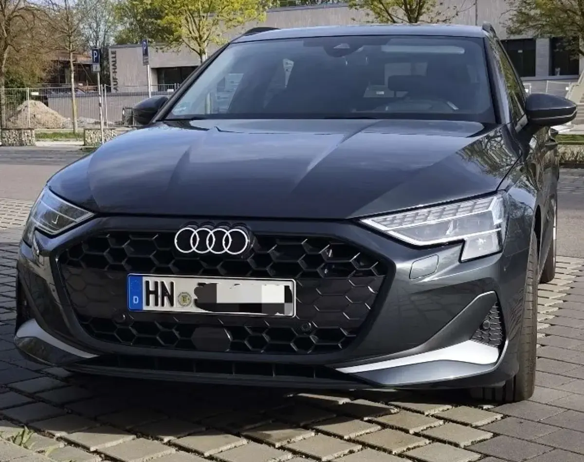Usado Audi A3 Advanced 116 HP (85 kW) 2024 Cinzento Citadino