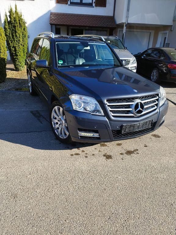 Grau Gebraucht 2010 Mercedes GLK350 SUV | 13.800 € (Fairer Preis) - Bild 1/4