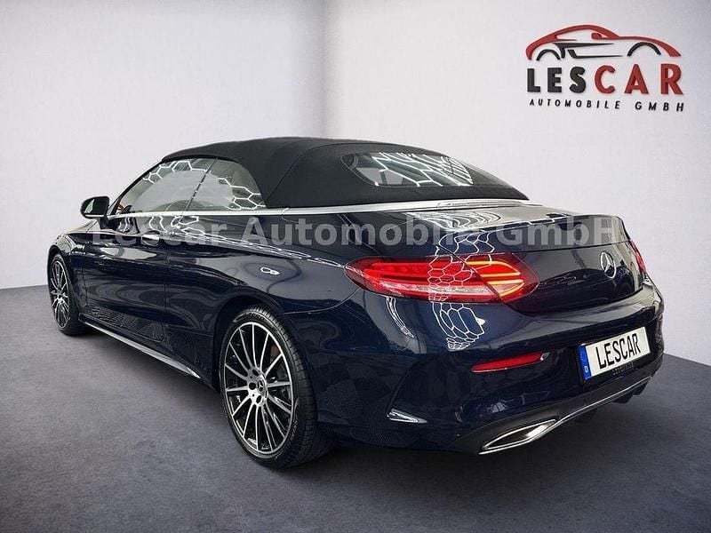Gebraucht Mercedes C300 AMG 258 PS (189 kW) 2019 Blau Cabrio