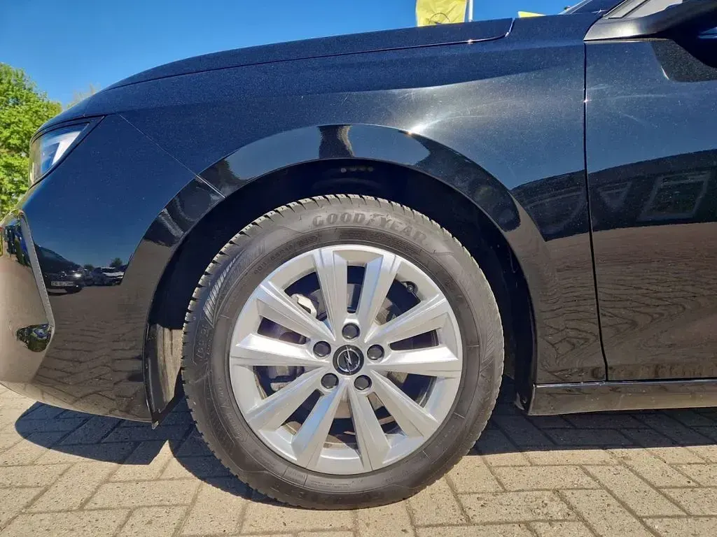 Gebraucht Opel Astra Enjoy 110 PS (80 kW) 2024 Lackierung schwarz perla nera/ Kleinwagen