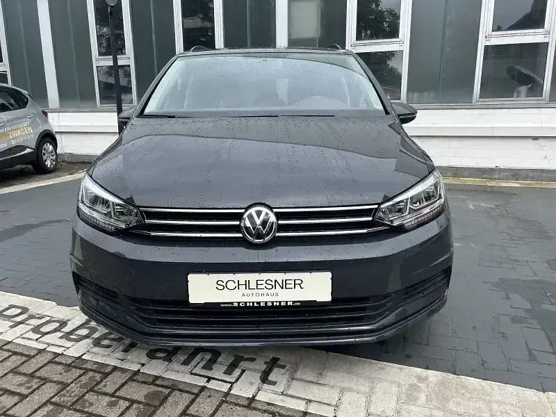 Gebraucht VW Touran Comfortline 150 PS (110 kW) 2018 Grau Van / Kleinbus