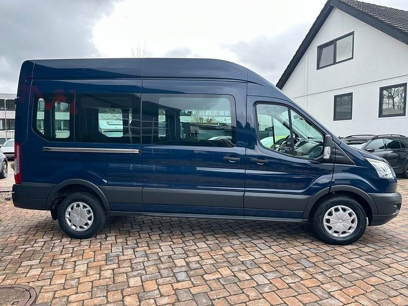 Gebraucht Ford Transit Trend 170 PS (125 kW) 2019 Blau Kombi