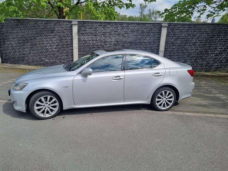 Silber Gebraucht 2006 Lexus IS220d Luxury Line Limousine | 3.000 € (Superpreis) - Bild 1/4
