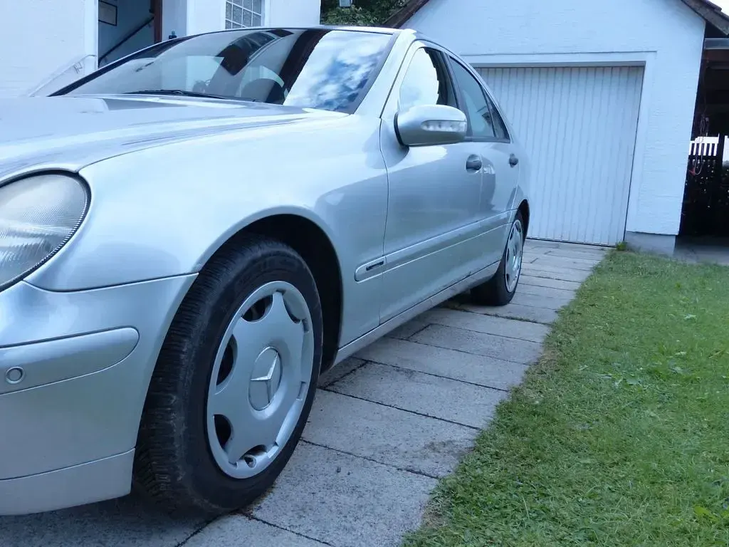 Gebraucht Mercedes C220 Classic 143 PS (105 kW) 2000 Grau Limousine