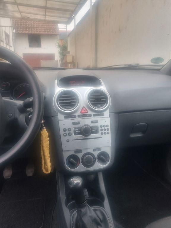 Gebraucht Opel Corsa Selection 69 PS (50 kW) 2014 Weiß Kleinwagen