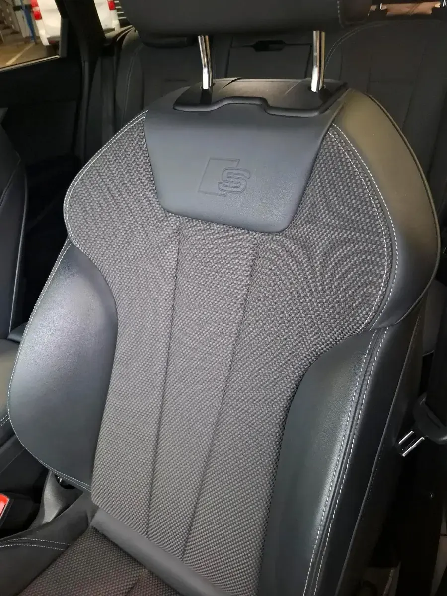 Używany Audi A4 S-Line 204 KM (150 kW) 2022 Niebieski Kombi