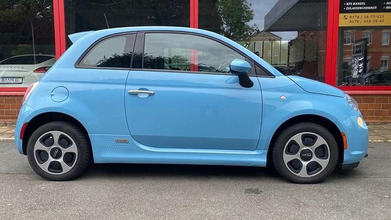 Blau Gebraucht 2017 Fiat 500e Kleinwagen | 10.999 € (Guter Preis) - Bild 1/4