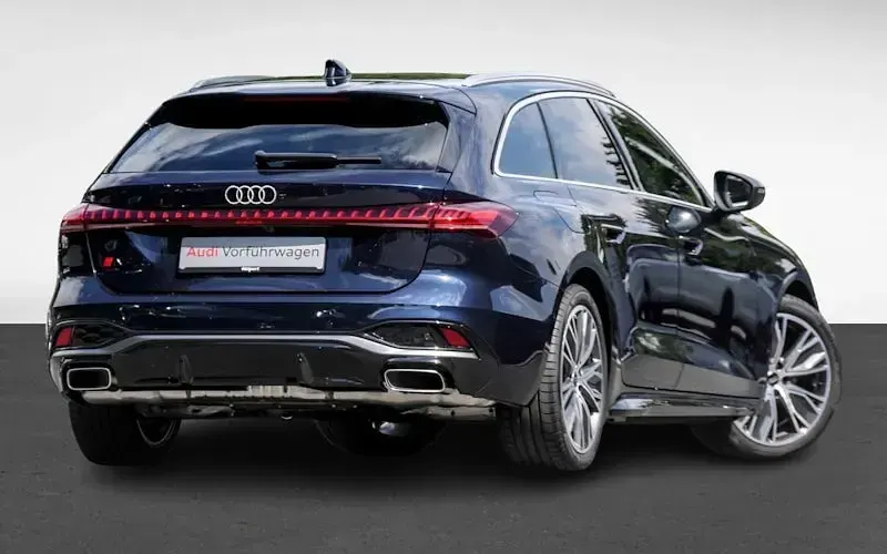 Gebraucht Audi A5 Ambiente 204 PS (150 kW) 2025 Blau Coupé