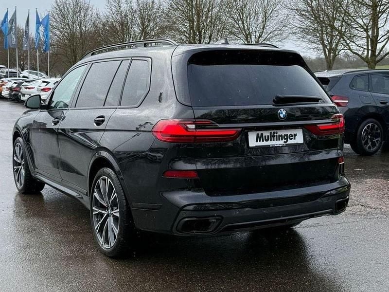 Gebraucht BMW X7 M Sport 530 PS (389 kW) 2022 Blacksapphire metallic (metallic) SUV