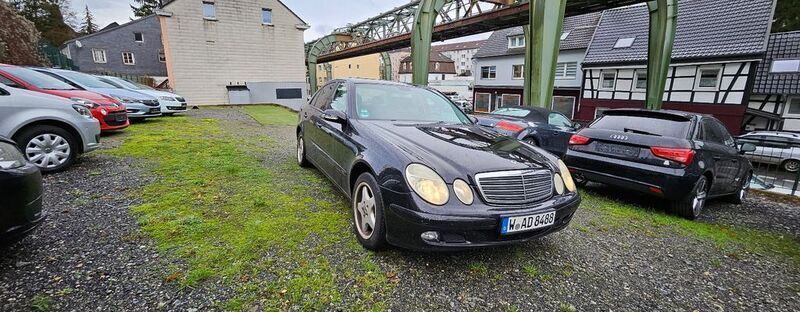Gebraucht Mercedes E200 163 PS (119 kW) 2005 Schwarz Limousine