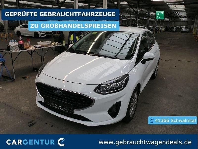 Gebraucht Ford Fiesta Cool & Connect 75 PS (55 kW) 2022 Frozen white Kleinwagen