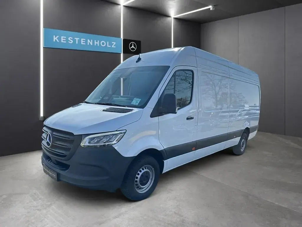 Używany Mercedes Sprinter 170 KM (125 kW) 2024 Biały Van