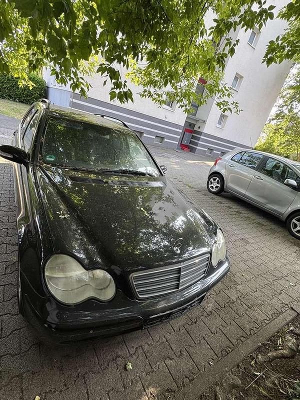 Gebraucht 2003 Mercedes C180 Avantgarde Limousine | 900 € (Guter Preis) - Bild 1/4