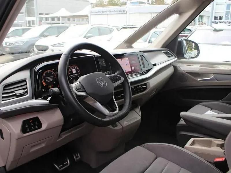 Second-hand VW Multivan Style 150 CP (110 kW) 2025 Argintiu Monovolum