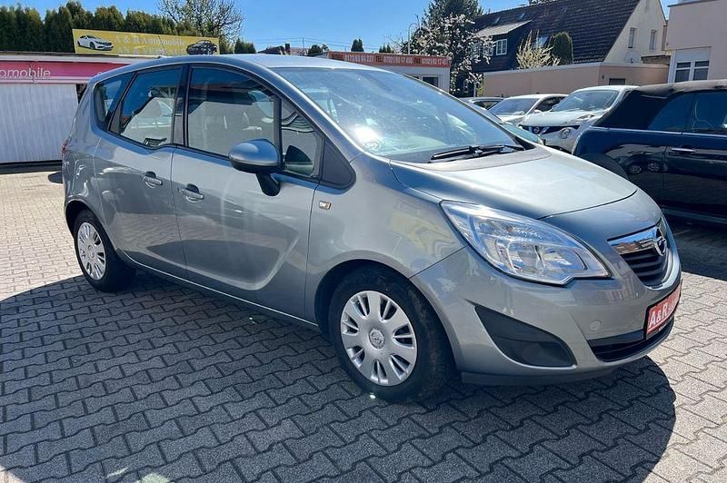 Gebraucht Opel Meriva Edition 95 PS (69 kW) 2013 Silber Van / Kleinbus