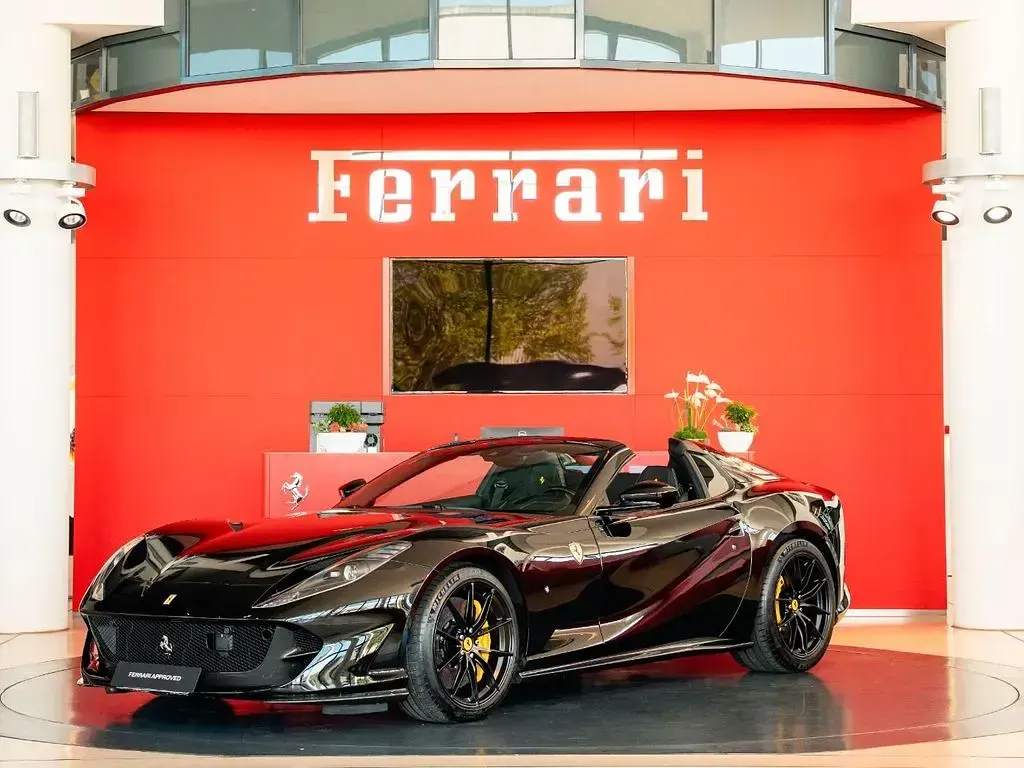 Second-hand Ferrari 812 799 CP (587 kW) 2023 Negru Cabrio