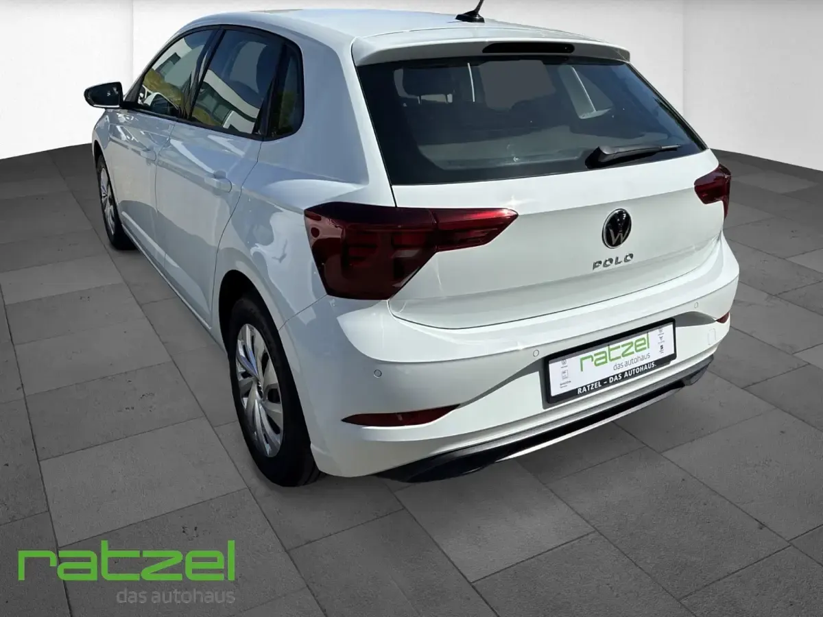 Second-hand VW Polo Life 80 CP (58 kW) 2023 Alb Hatchback