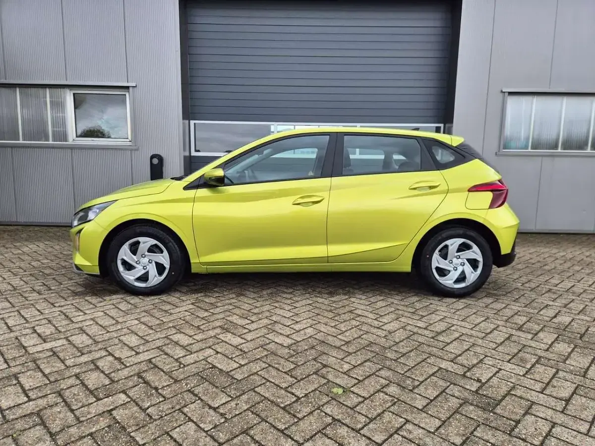 Neu Hyundai i20 90 PS (66 kW) 2026 Mangrove green Kleinwagen