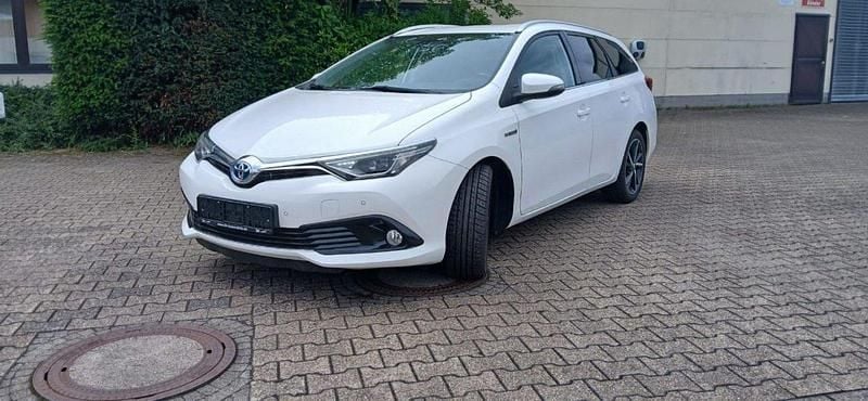 Weiß Gebraucht 2017 Toyota Auris Touring Sports Edition-S Kombi | 11.500 € - Bild 1/4