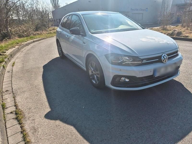 Weiß Gebraucht 2019 VW Polo R-line Kleinwagen | 15.000 € (Fairer Preis) - Bild 1/4