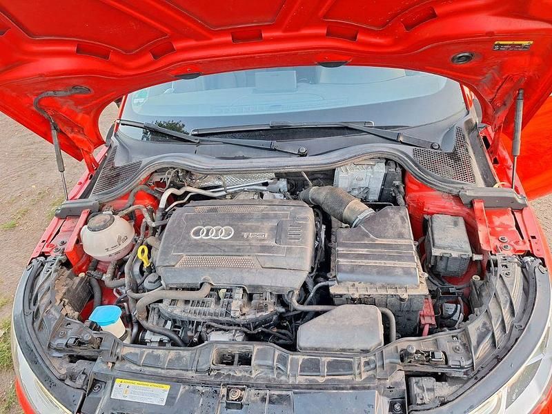 Rot Gebraucht 2018 Audi A1 Sportback Sport Kleinwagen | 15.600 € - Bild 1/4