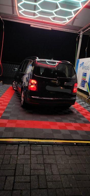 Gebraucht VW Touran Trendline 116 PS (85 kW) 2006 Schwarz Van / Kleinbus