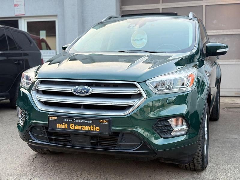 Gebraucht Ford Kuga Titanium 179 PS (131 kW) 2017 Grün SUV