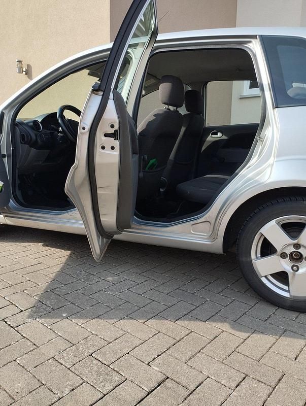 Gebraucht Ford Fiesta 60 PS (44 kW) 2003 Silber Kleinwagen