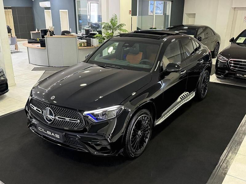 Schwarz unilack Gebraucht 2024 Mercedes GLC300 Premium Coupé | 69.900 € (Fairer Preis) - Bild 1/4