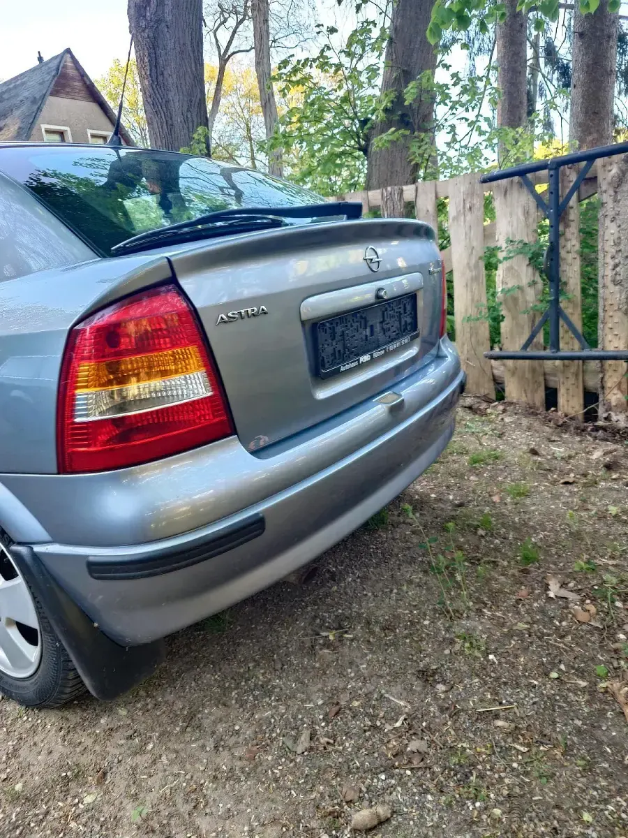 Gebraucht Opel Astra 103 PS (75 kW) 2003 Silber Limousine
